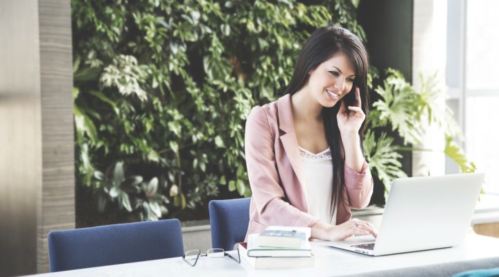 Como estar empregado e trabalhar em casa ao mesmo tempo?